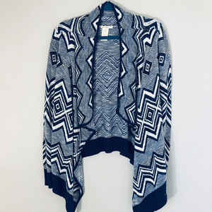 Blue white geometric print open sweater - M